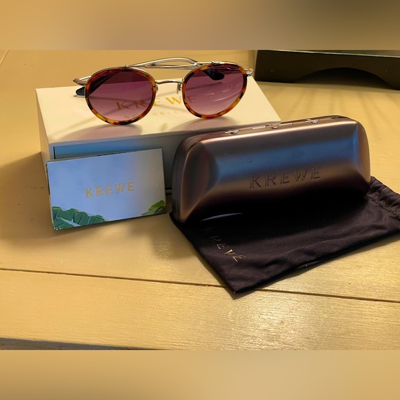 KREWE Accessories Krewe Sunglasses Tortoise With Black Lens And